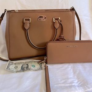 Michael Kors purse and wallet set